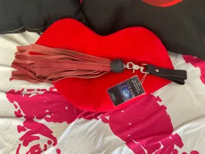 Dragontailz Finger Flogger